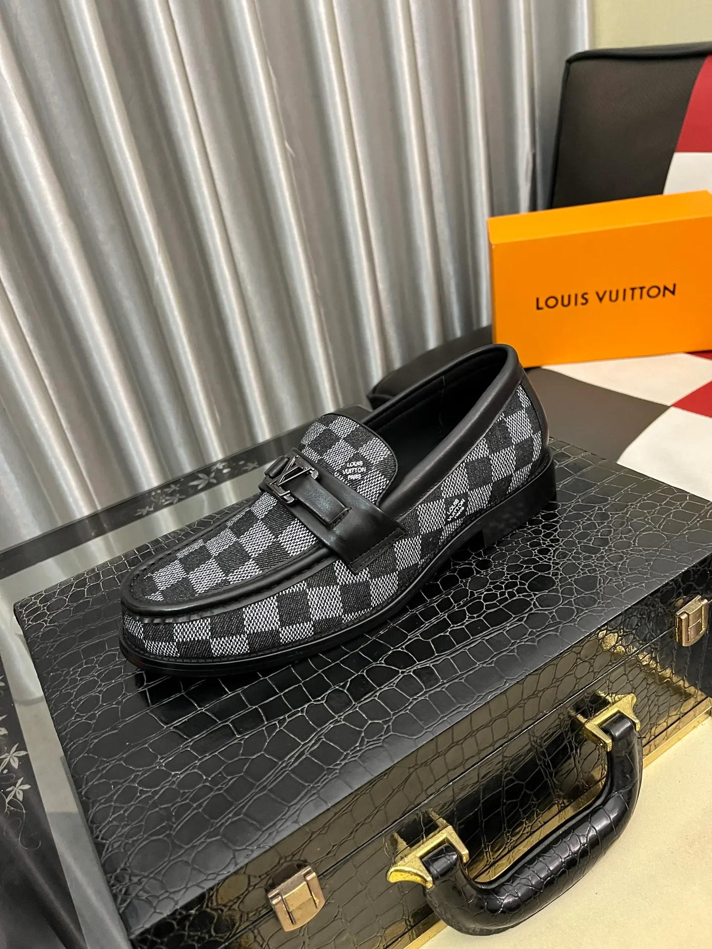 Men's Men's Shoes Men's Men's Shoes 💰520⌚️⌚️[LV] The most popular classic Louis Vuitton leather shoes. Synchronized with the official website, the upper adopts Italian imported upper embossing➕comfortable cowhide lining, fashionable atmosphere, unique brand and unique craftsmanship. Highlighting the hot style of the new year. Stop hesitating, stop wandering, get it now. Code number: 38--44. 2️⃣colors available